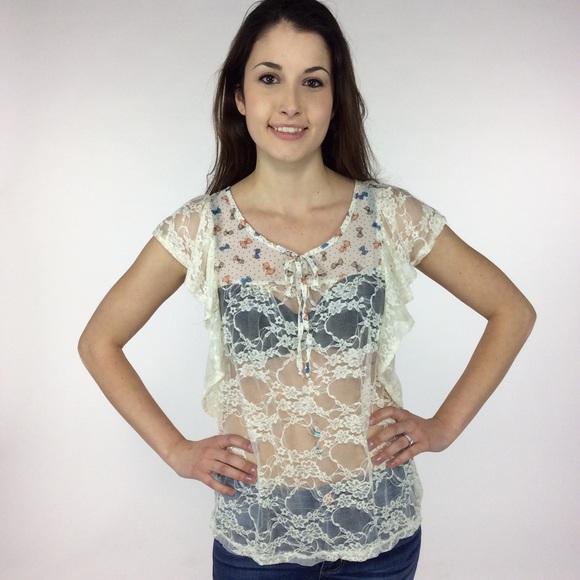 New Sweet and Bow Lace Top - Picture 3 of 3