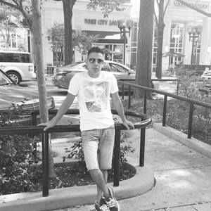 Meet your Posher, Guzman