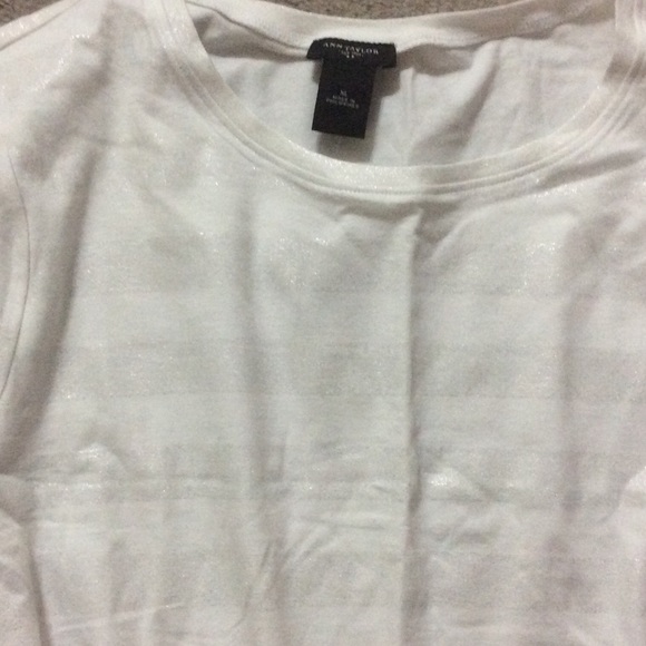 🚫SOLD🚫Ann Taylor shimmer T-shirt - Picture 2 of 3