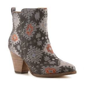 ELLA MOSS Aztec booties!!