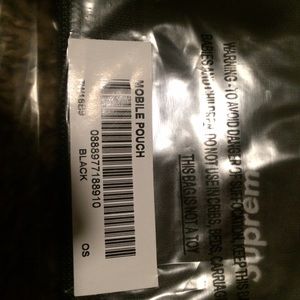 Supreme mobile pouch