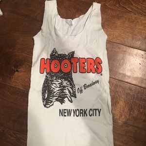 Hooters girl tank top