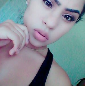 Meet your Posher, Crystal