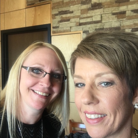 Meet your Posher, Cathy - Picture 1 of 1