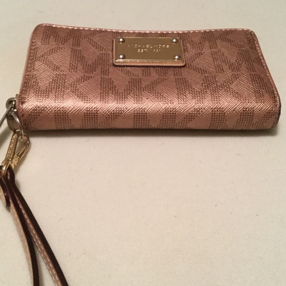 Michael Kors Wristlet