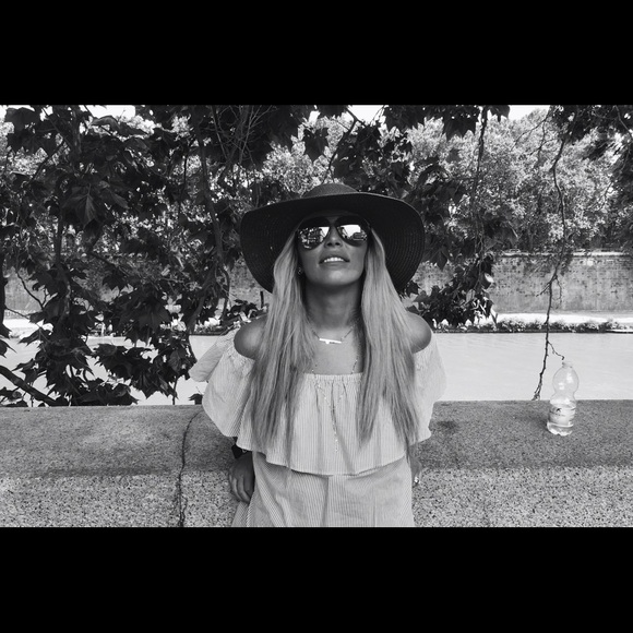 Meet the posher TamaraπβΊοΈβοΈοΈππ - Picture 2 of 4