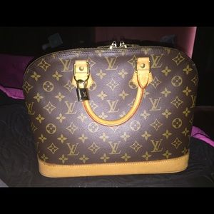 Louis vuttion alma pm