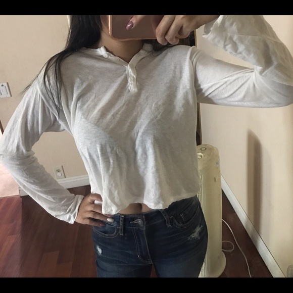 BrandyMelville white long sleeve - Picture 3 of 4