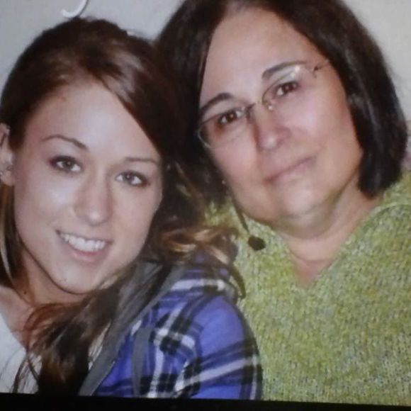 Meet your Posher, Lydia - Picture 1 of 2