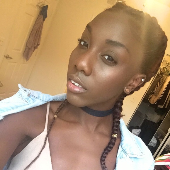 Meet your Posher, Danielle