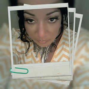 Meet your Posher, Monique