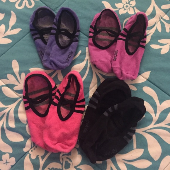 🎀 SOLD 🎀 Great Soles Sticky Socks