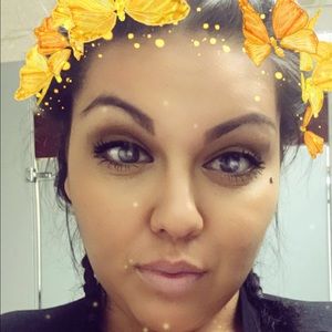 Meet your Posher, Leandra