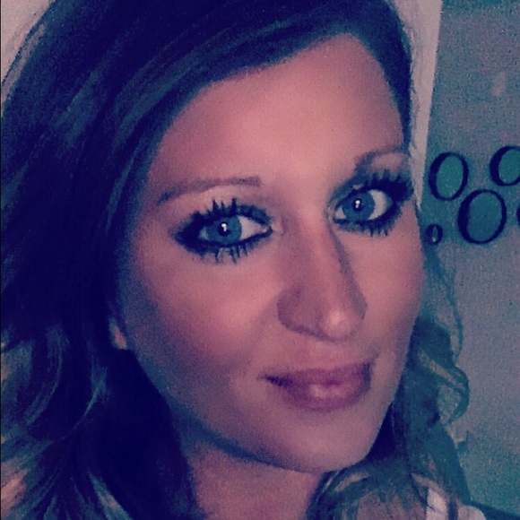 Meet your Posher, Lacey