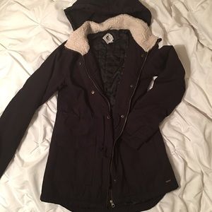 Volcom *NEW* womens hooded parka. *STEAL*