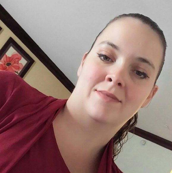 Meet your Posher, Sarah - Picture 1 of 1