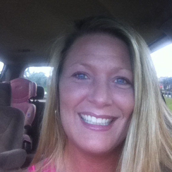 Meet your Posher, Melissa