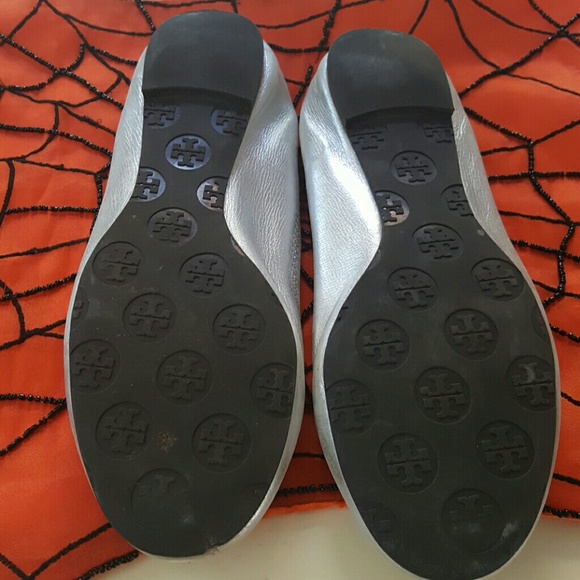 Tory Burch Reva Silver Leather Balllet Slip Ons - Picture 3 of 4