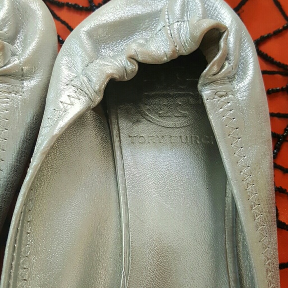 Tory Burch Reva Silver Leather Balllet Slip Ons - Picture 4 of 4