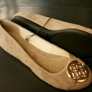 NEW Laundry, Taupe Suede Shoes With Gold Detail