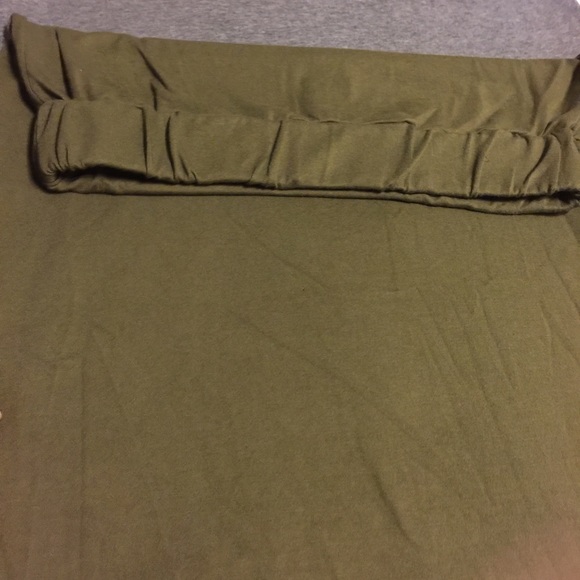 Olive green skirt - Picture 2 of 2