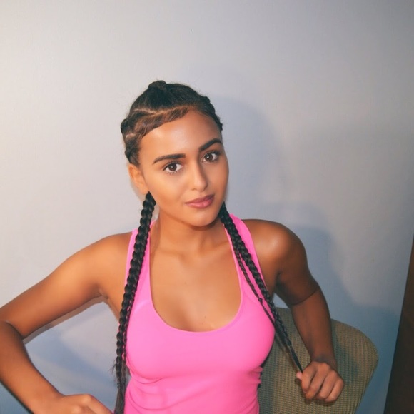 Meet your Posher, Olivia - Picture 1 of 1