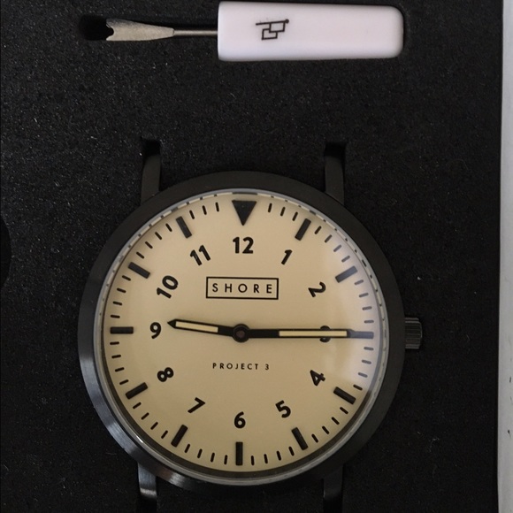 I got this as a gift and never wore it - Picture 3 of 4