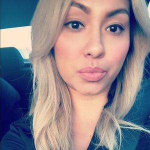 Meet your Posher, Julie