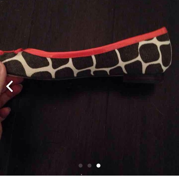 Kate Spade giraffe print flat - 7 - Picture 3 of 3