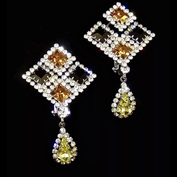 SOLD!!! Vintage Hattie Carnegie Checkerboard