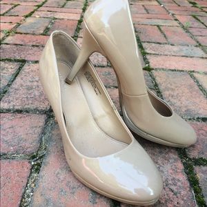 Classic tan pumps