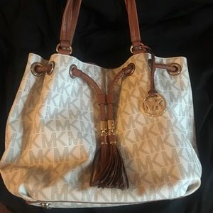 Micheal Kors large bag✨