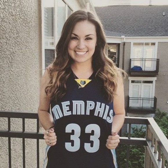 Meet your Posher, Madeline