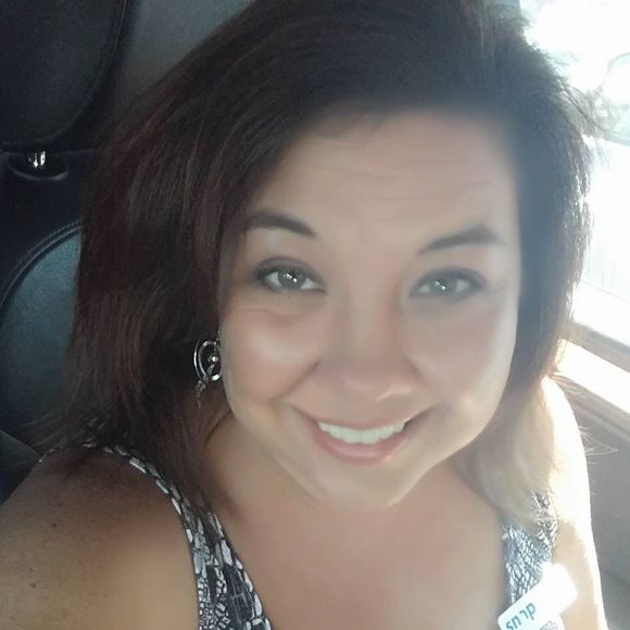 Meet your Posher, Kim - Picture 2 of 2