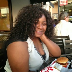 Meet your Posher, Kendra