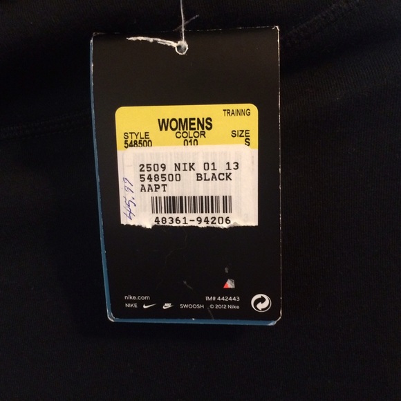 *BRAND NEW* Women's Nike dri fit Capri pants. - Picture 3 of 3