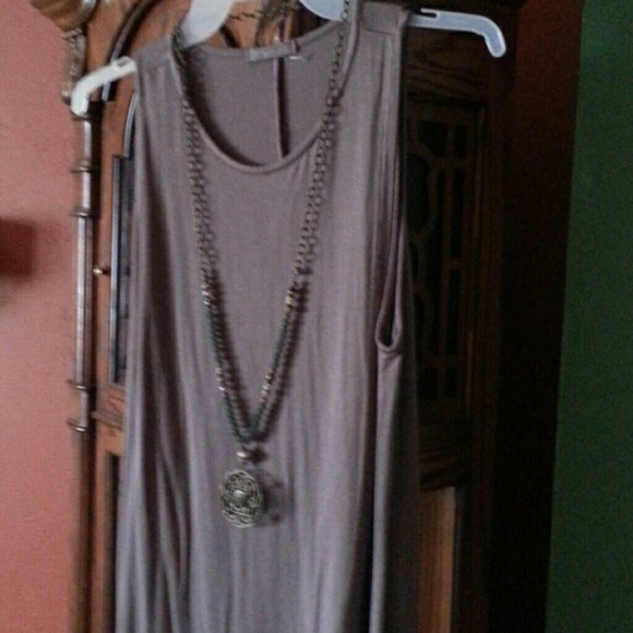 Dress - Picture 3 of 3