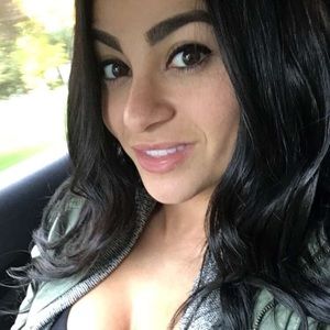 Meet your Posher, Dominique