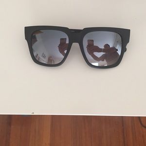 Quay On The Prowl Sunglasses