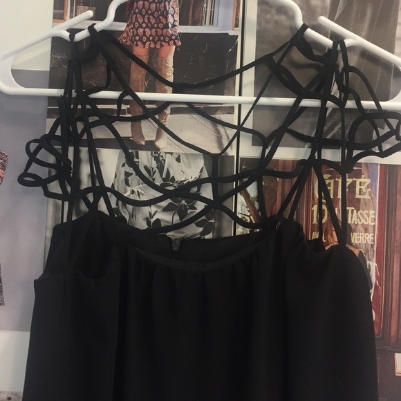 Netting neckline dress OS - Picture 3 of 3