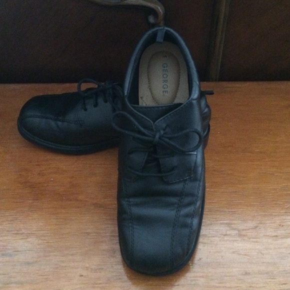 💰George Boys Dress Shoes. Color:Black  Size 5