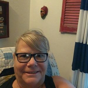 Meet your Posher, Cyndi