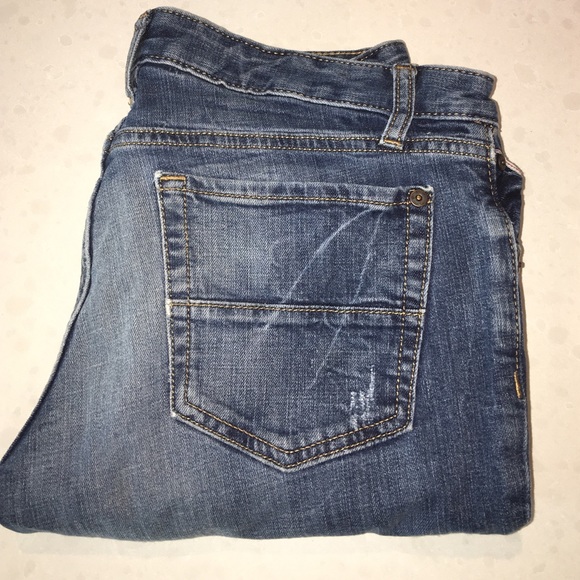Slim boyfriend distressed.