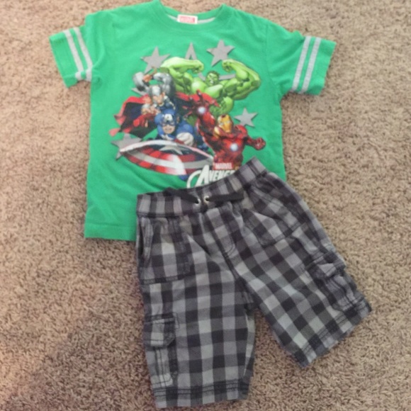 Marvels size 5 tshirt and size 5 cargo shorts