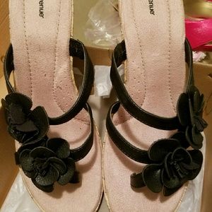 Never worn cute wedges