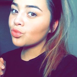 Meet your Posher, Monica