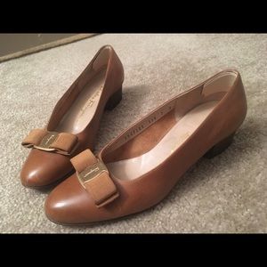 Salvatore Ferragamo 'Vara' 1" Heel