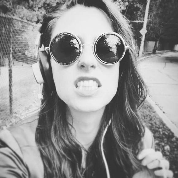 Meet your Posher, Katie - Picture 1 of 1