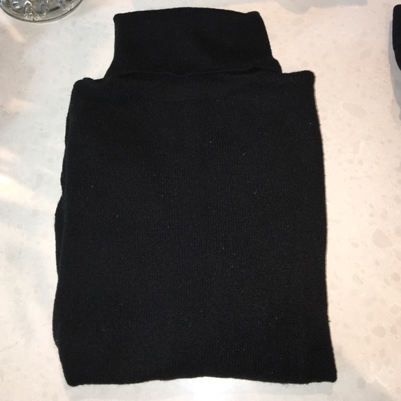 Slim fit black gauze sweater