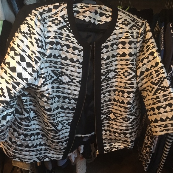 Tribal Pattern Zip Up